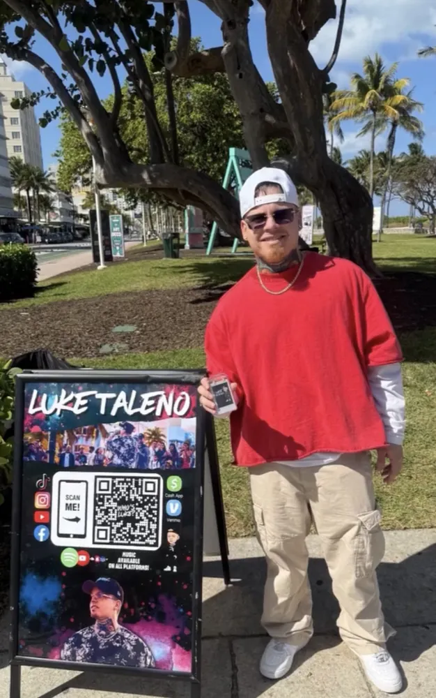 A musician promoting their page with a custom Frame Wave tag